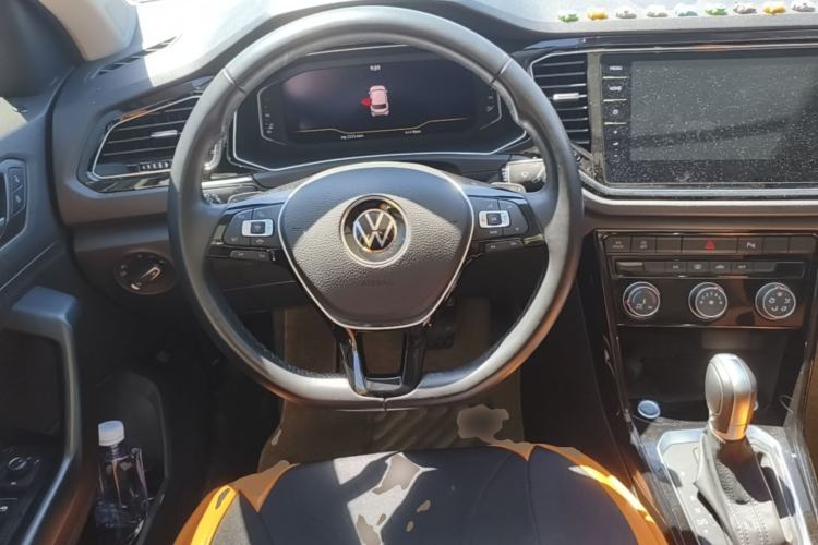 Used Volkswagen T-ROC 2022 280TSI DSG Two-Wheel Drive Comfort PLUS Steering Wheel