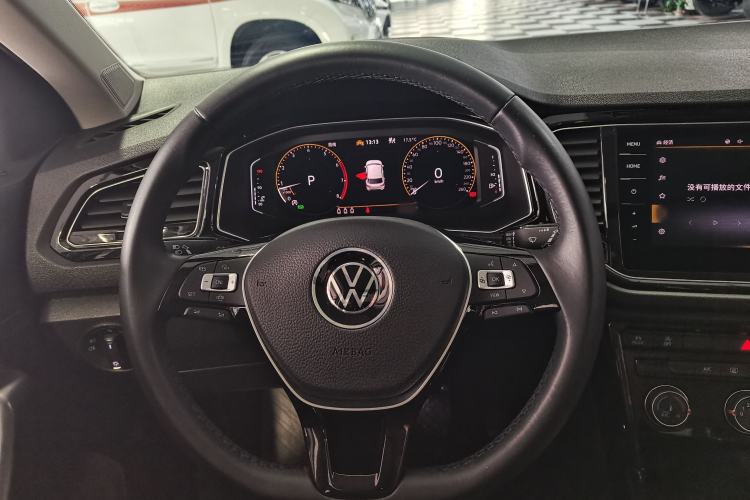 Used Volkswagen T-ROC 2022 280TSI DSG Two-Wheel Drive Comfort PLUS Steering Wheel