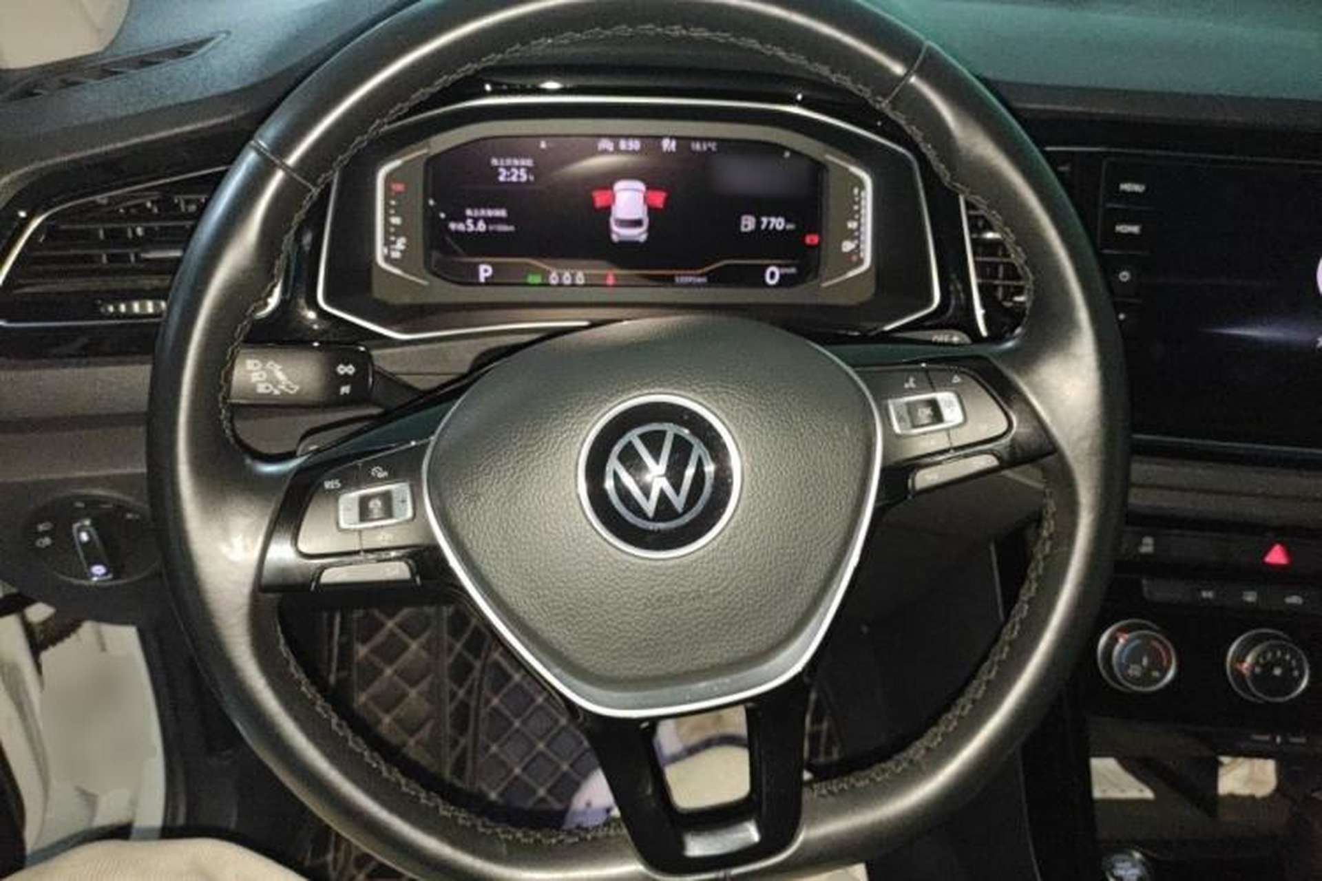 Used Volkswagen T-ROC 2022 280TSI DSG Two-Wheel Drive Comfort PLUS Steering Wheel