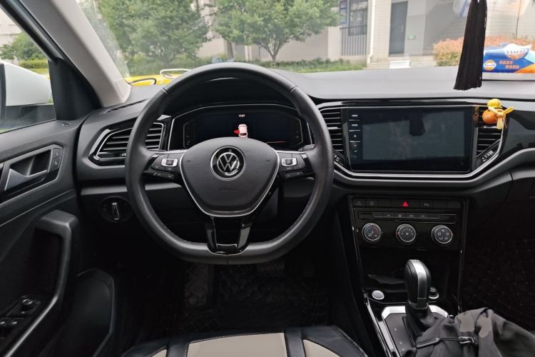 Used Volkswagen T-ROC 2022 280TSI DSG Two-Wheel Drive Comfort PLUS Steering Wheel