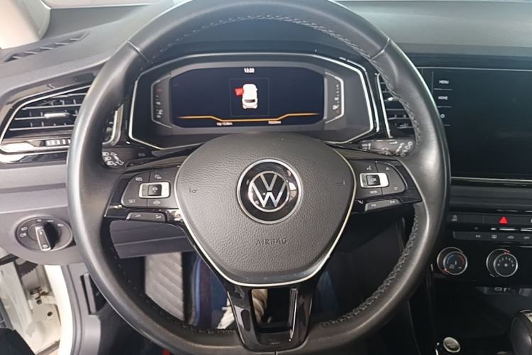 Used Volkswagen T-ROC 2022 280TSI DSG Two-Wheel Drive Comfort PLUS Steering Wheel