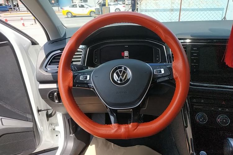 Used Volkswagen T-ROC 2022 280TSI DSG Two-Wheel Drive Elite PLUS Steering Wheel