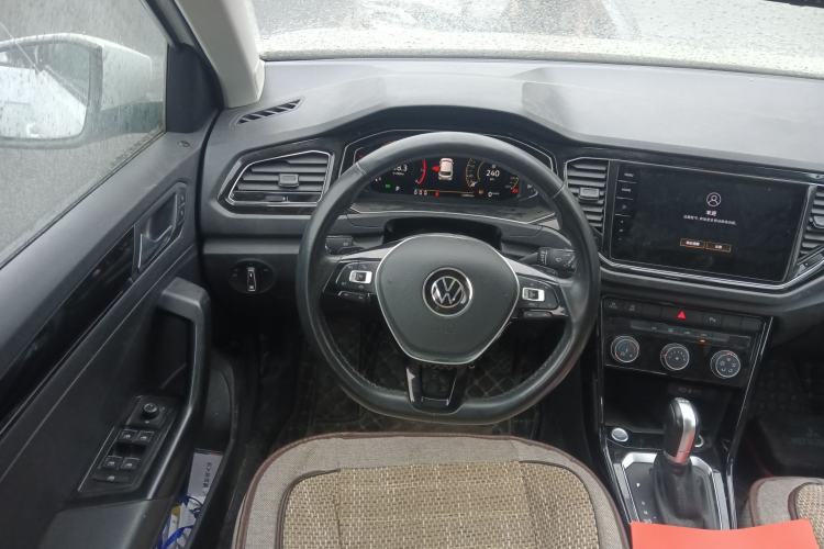 Used Volkswagen T-ROC 2022 280TSI DSG Two-Wheel Drive Comfort PLUS Steering Wheel