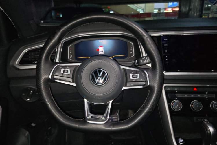 Used Volkswagen T-ROC 2022 280TSI DSG Two-Wheel Drive R-Line Pro PLUS Steering Wheel