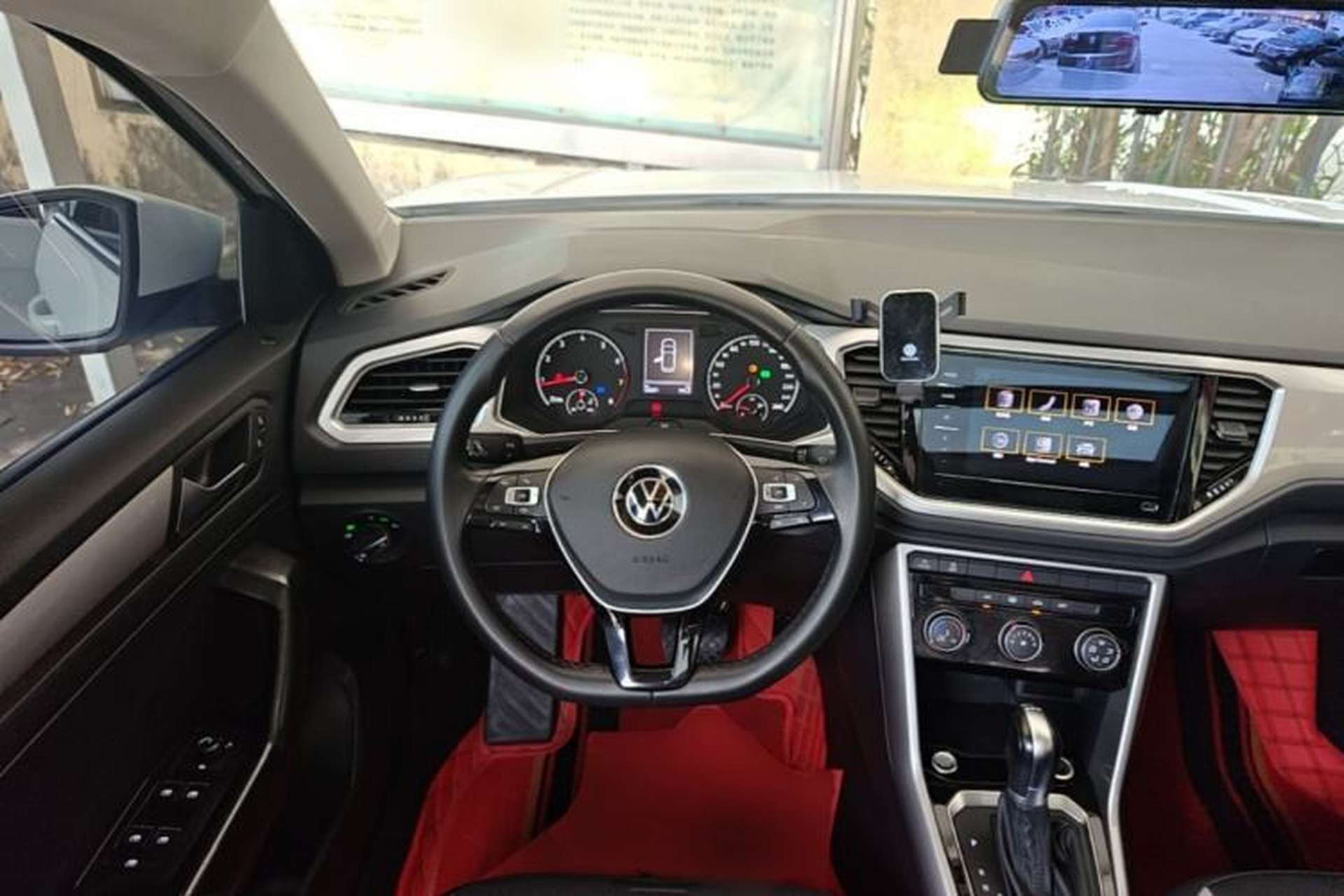 Used Volkswagen T-ROC 2022 280TSI DSG Two-Wheel Drive Elite PLUS Steering Wheel