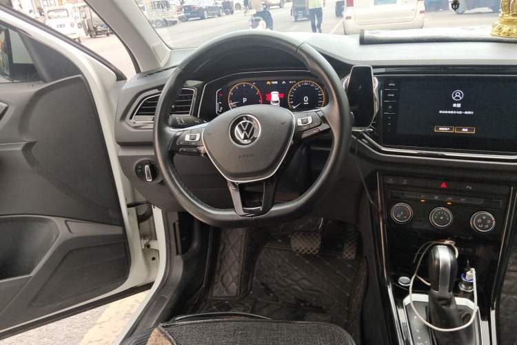 Used Volkswagen T-ROC 2022 280TSI DSG Two-Wheel Drive Comfort PLUS Steering Wheel