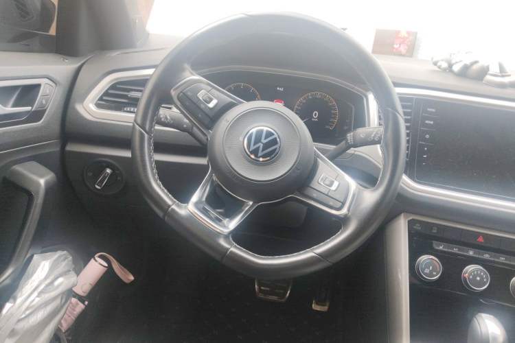 Used Volkswagen T-ROC 2022 280TSI DSG Two-Wheel Drive R-Line Pro PLUS Steering Wheel