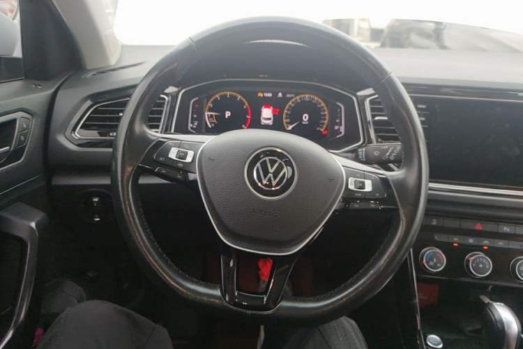 Used Volkswagen T-ROC 2022 280TSI DSG Two-Wheel Drive Comfort PLUS Steering Wheel