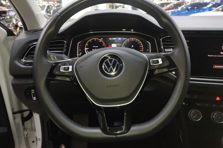 Used Volkswagen T-ROC 2022 280TSI DSG Two-Wheel Drive Comfort PLUS Steering Wheel