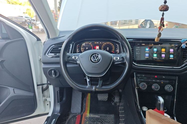 Used Volkswagen T-ROC 2022 280TSI DSG Two-Wheel Drive Comfort PLUS Steering Wheel