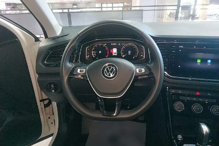 Used Volkswagen T-ROC 2022 280TSI DSG Two-Wheel Drive Comfort PLUS Steering Wheel
