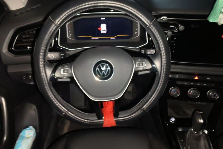 Used Volkswagen T-ROC 2022 280TSI DSG Two-Wheel Drive Comfort PLUS Steering Wheel