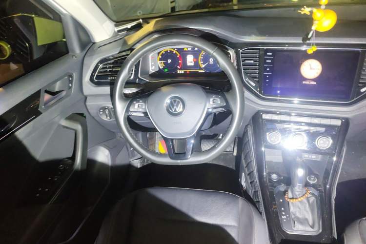 Used Volkswagen T-ROC 2022 280TSI DSG Two-Wheel Drive Comfort PLUS Steering Wheel