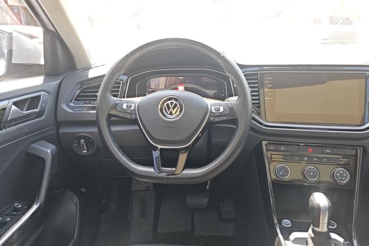 Used Volkswagen T-ROC 2022 280TSI DSG Two-Wheel Drive Comfort PLUS Steering Wheel