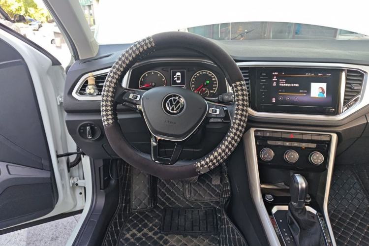 Used Volkswagen T-ROC 2022 280TSI DSG Two-Wheel Drive Elite PLUS Steering Wheel