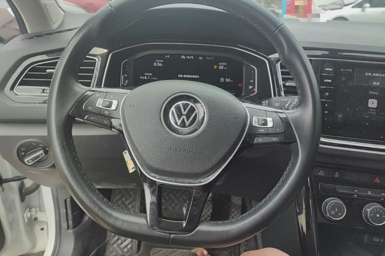 Used Volkswagen T-ROC 2022 280TSI DSG Two-Wheel Drive Comfort PLUS Steering Wheel