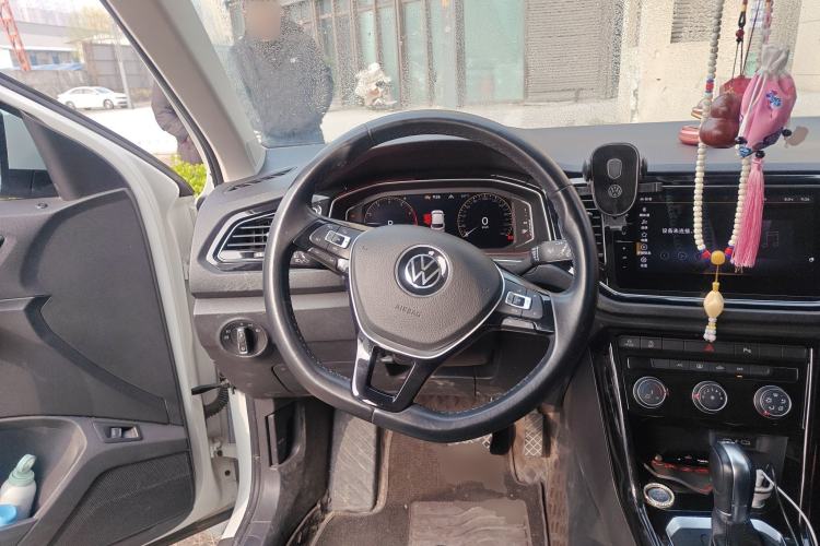 Used Volkswagen T-ROC 2022 280TSI DSG Two-Wheel Drive Comfort PLUS Steering Wheel