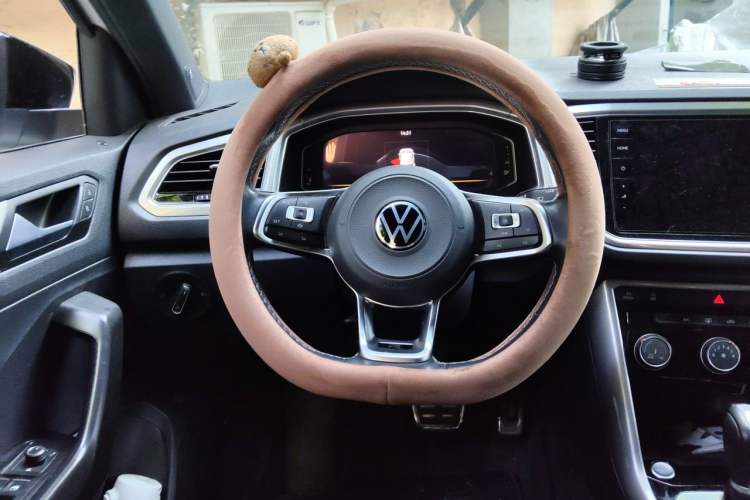 Used Volkswagen T-ROC 2022 280TSI DSG Two-Wheel Drive R-Line Pro PLUS Steering Wheel