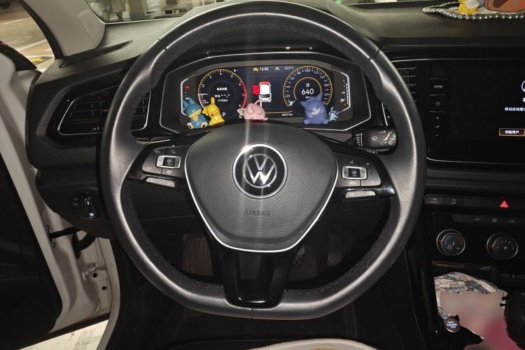 Used Volkswagen T-ROC 2022 280TSI DSG Two-Wheel Drive Comfort PLUS Steering Wheel