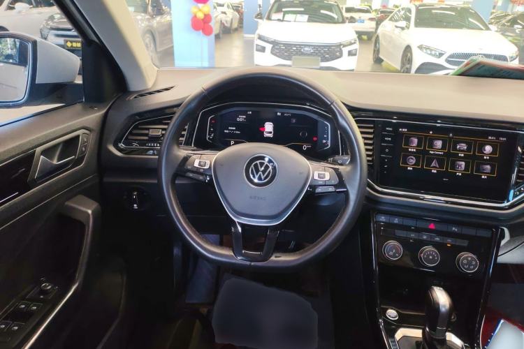 Used Volkswagen T-ROC 2022 280TSI DSG Two-Wheel Drive Comfort PLUS Steering Wheel
