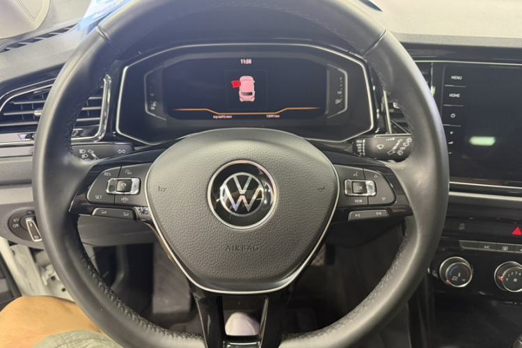 Used Volkswagen T-ROC 2022 280TSI DSG Two-Wheel Drive Elite PLUS Steering Wheel