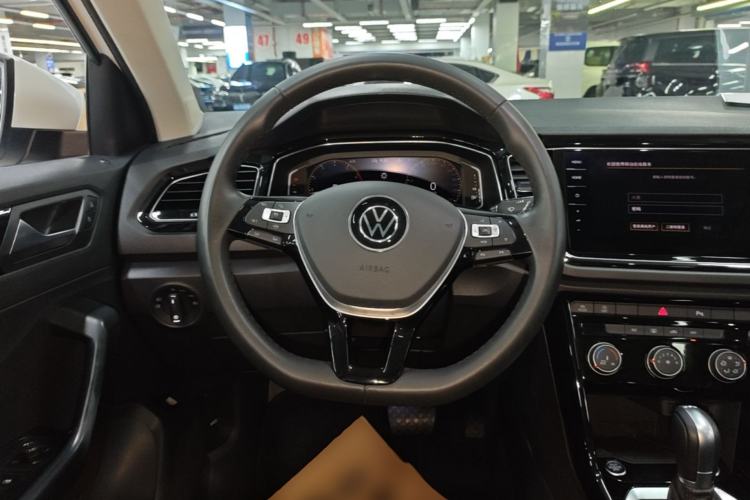 Used Volkswagen T-ROC 2022 280TSI DSG Two-Wheel Drive Comfort PLUS Steering Wheel