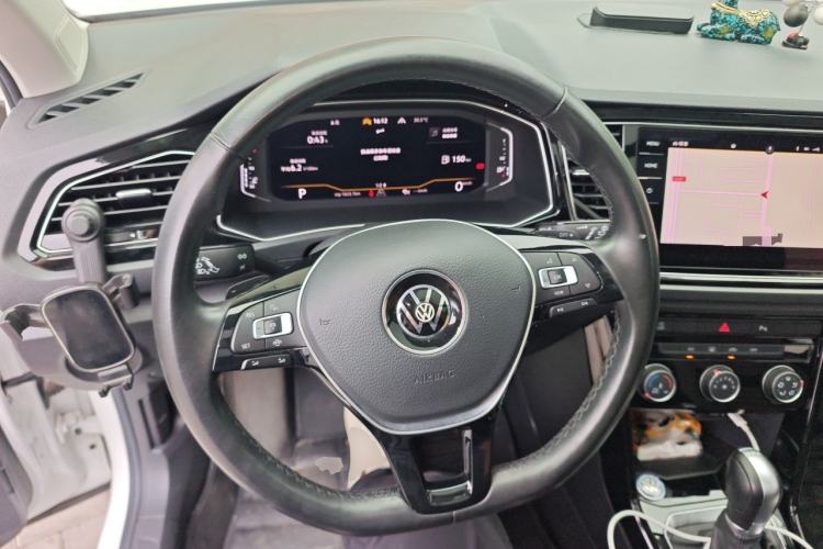 Used Volkswagen T-ROC 2022 280TSI DSG Two-Wheel Drive Comfort PLUS Steering Wheel