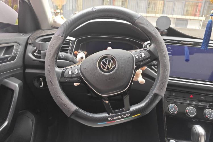 Used Volkswagen T-ROC 2022 280TSI DSG Two-Wheel Drive Comfort PLUS Steering Wheel
