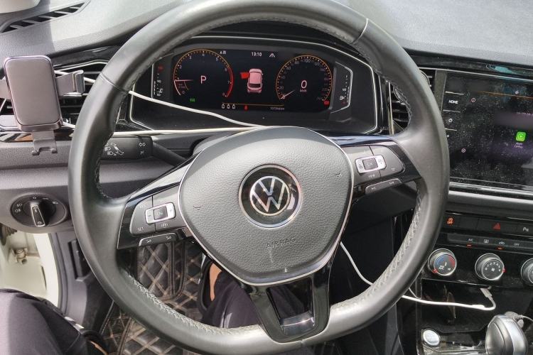 Used Volkswagen T-ROC 2022 280TSI DSG Two-Wheel Drive Comfort PLUS Steering Wheel