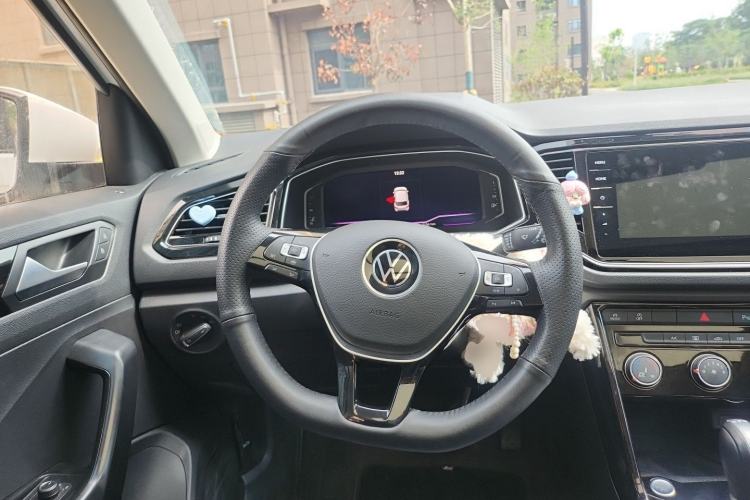 Used Volkswagen T-ROC 2022 280TSI DSG Two-Wheel Drive Comfort PLUS Steering Wheel