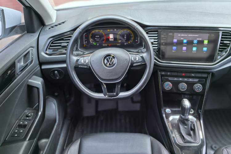 Used Volkswagen T-ROC 2022 280TSI DSG Two-Wheel Drive Comfort PLUS Steering Wheel