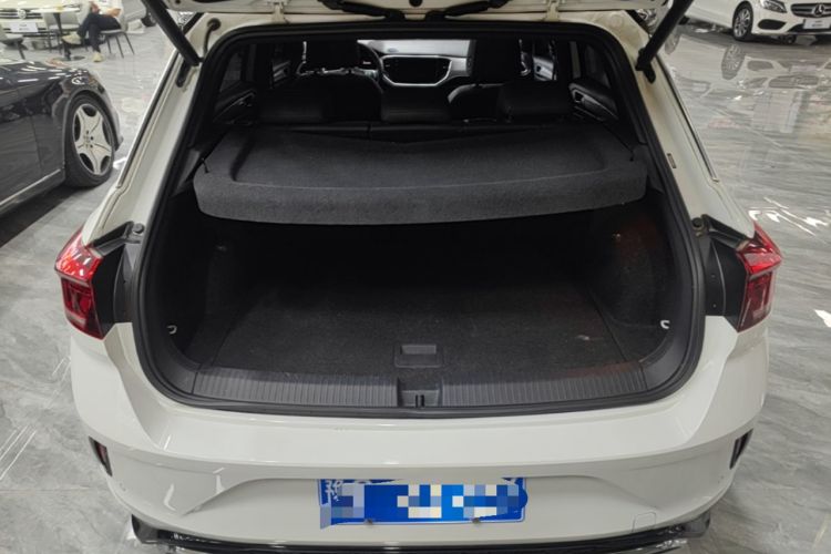 Used Volkswagen T-ROC 2022 280TSI DSG Two-Wheel Drive R-Line Pro PLUS Trunk