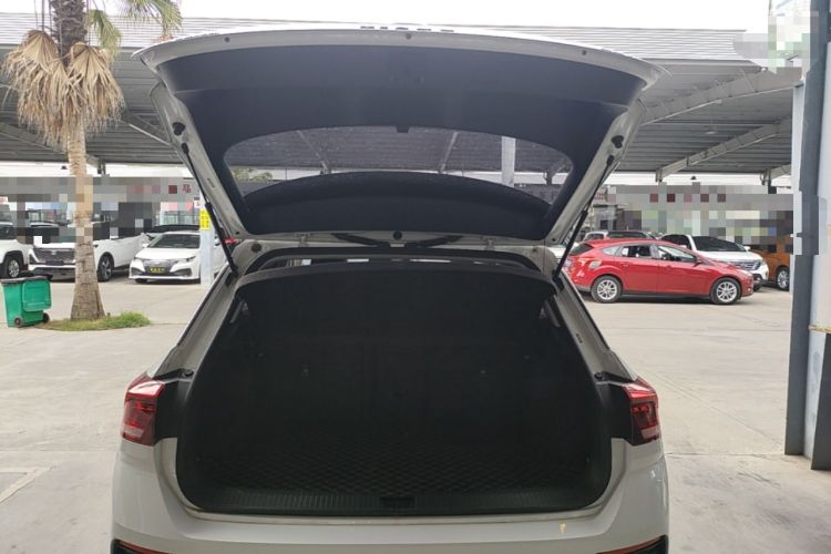 Used Volkswagen T-ROC 2022 280TSI DSG Two-Wheel Drive Comfort PLUS Trunk