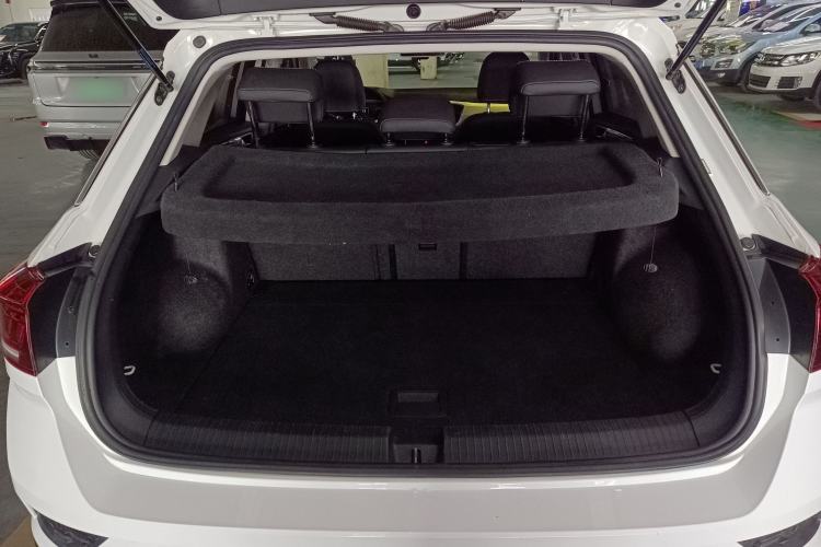 Used Volkswagen T-ROC 2022 280TSI DSG Two-Wheel Drive Elite PLUS Trunk