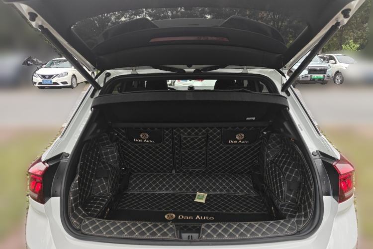 Used Volkswagen T-ROC 2022 280TSI DSG Two-Wheel Drive R-Line Pro PLUS Trunk