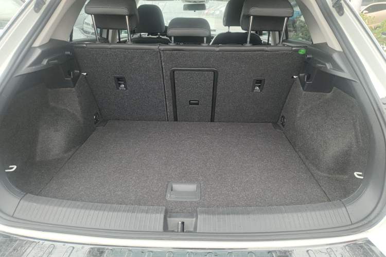 Used Volkswagen T-ROC 2022 280TSI DSG Two-Wheel Drive Elite PLUS Trunk