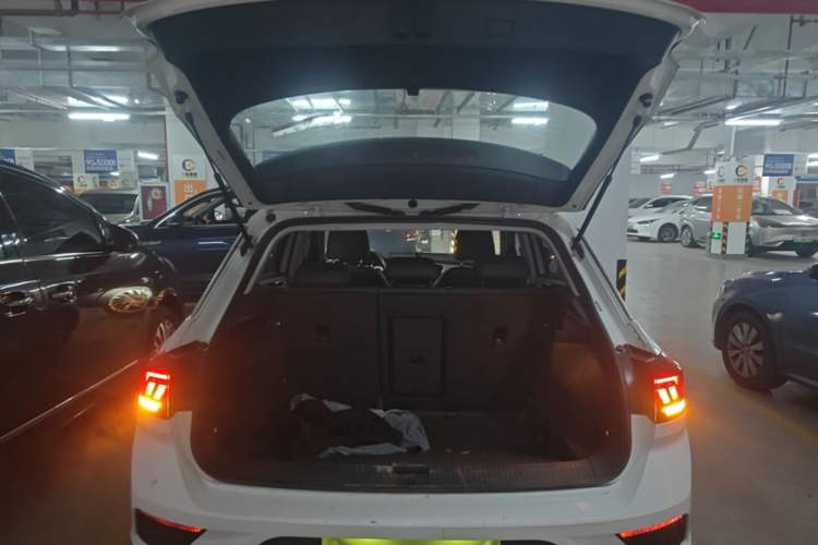 Used Volkswagen T-ROC 2022 280TSI DSG Two-Wheel Drive Elite PLUS Trunk