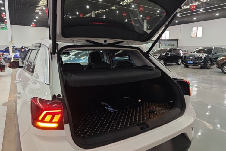 Used Volkswagen T-ROC 2022 280TSI DSG Two-Wheel Drive Comfort PLUS Trunk