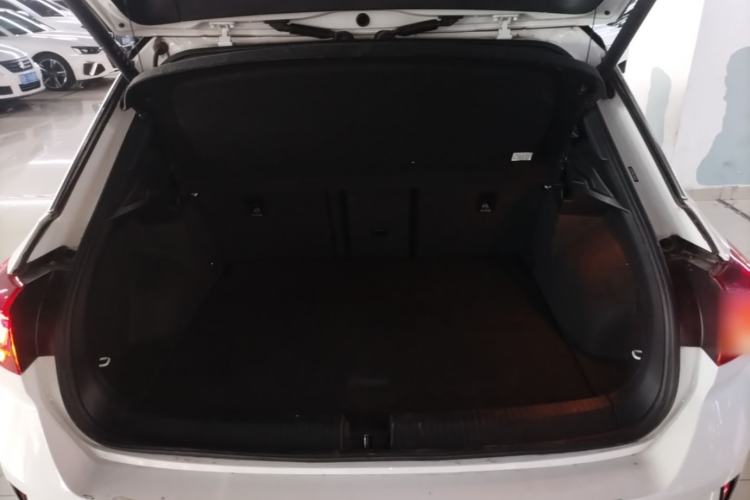 Used Volkswagen T-ROC 2022 280TSI DSG Two-Wheel Drive R-Line Pro PLUS Trunk