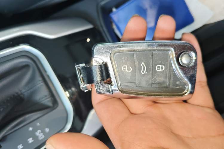 Used Volkswagen T-ROC 2022 280TSI DSG Two-Wheel Drive Elite PLUS Vehicle Key