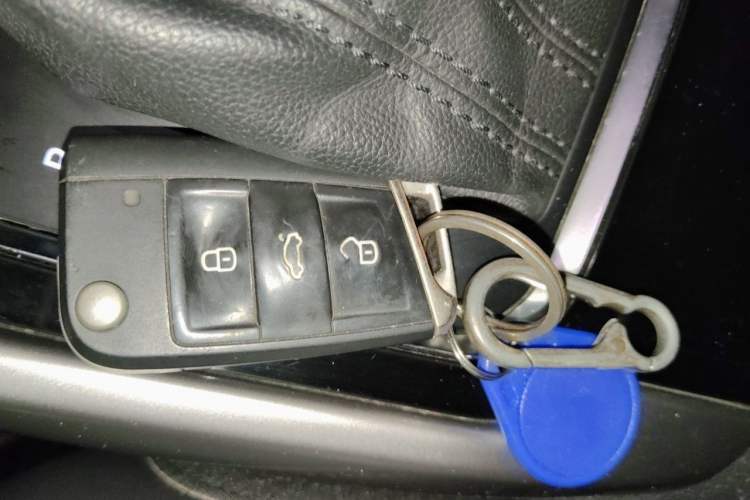 Used Volkswagen T-ROC 2022 280TSI DSG Two-Wheel Drive Elite PLUS Vehicle Key