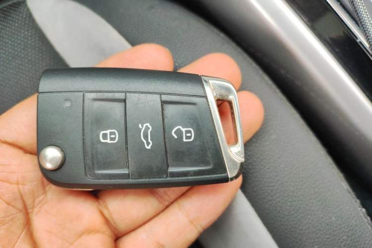 Used Volkswagen T-ROC 2022 280TSI DSG Two-Wheel Drive Elite PLUS Vehicle Key