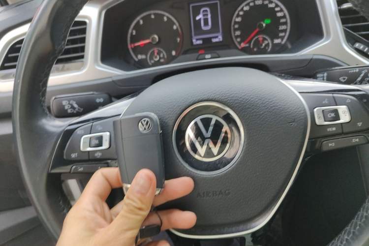 Used Volkswagen T-ROC 2022 280TSI DSG Two-Wheel Drive Elite PLUS Vehicle Key