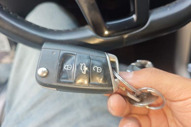 Used Volkswagen T-ROC 2022 280TSI DSG Two-Wheel Drive Elite PLUS Vehicle Key