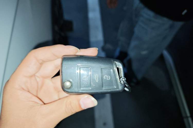 Used Volkswagen T-ROC 2022 280TSI DSG Two-Wheel Drive R-Line Pro PLUS Vehicle Key