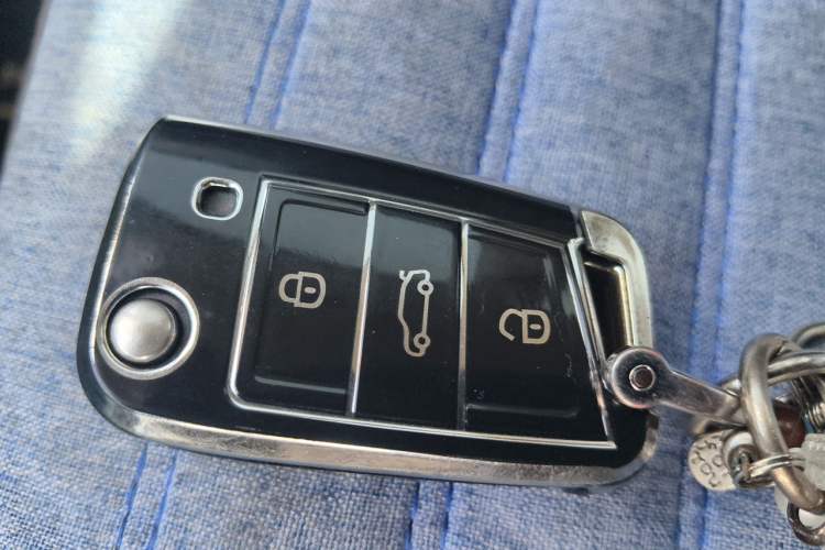 Used Volkswagen T-ROC 2022 280TSI DSG Two-Wheel Drive Elite PLUS Vehicle Key
