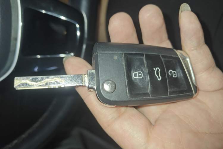 Used Volkswagen T-ROC 2022 280TSI DSG Two-Wheel Drive Elite PLUS Vehicle Key