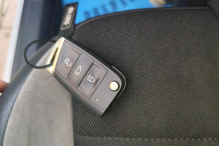 Used Volkswagen T-ROC 2022 280TSI DSG Two-Wheel Drive Elite PLUS Vehicle Key