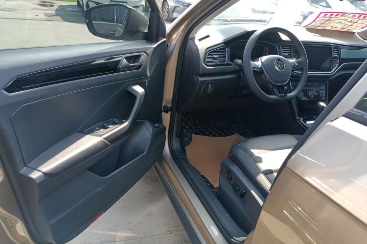 Used Volkswagen T-ROC 2022 280TSI DSG Two-Wheel Drive Comfort PLUS Driver Seat