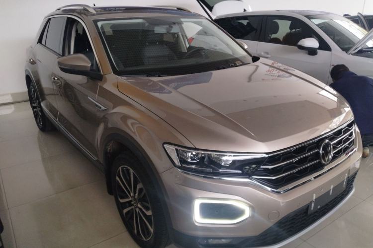 Used Volkswagen T-ROC 2022 280TSI DSG Two-Wheel Drive Comfort PLUS Front Right 45 Deg